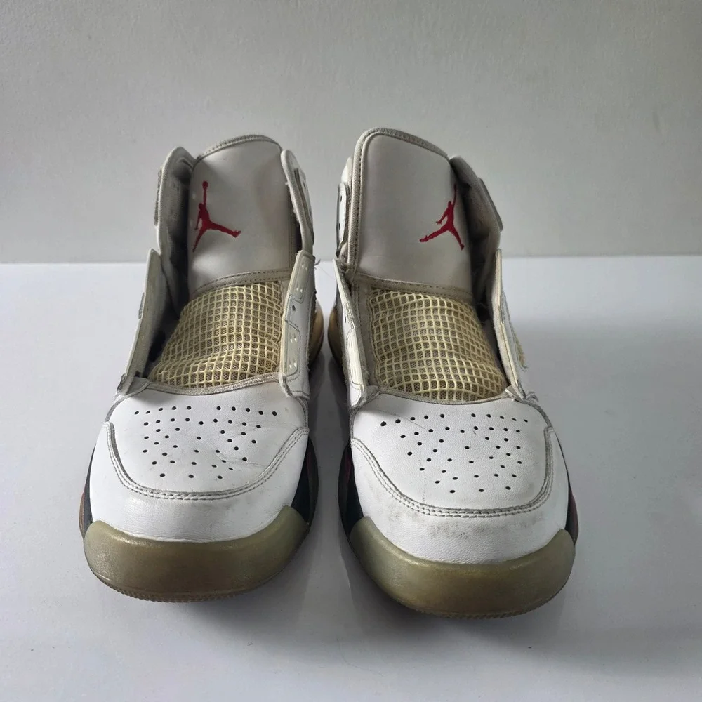 Nike Jordan Mars 270 White Fire Red CD7070-100 Mens Sneakers Size 9.5